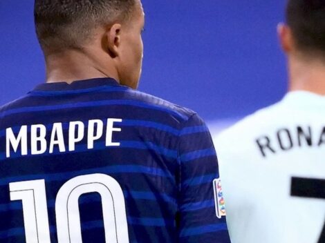 Euro 2024 : un duel de star entre Kylian Mbappé et Cristiano Ronaldo
          Les Bleus défient le Portugal, vendredi 5 juillet, pour les quarts de finale de l'Euro. Sur le terrain, ce sera aussi un duel de stars : Kylian Mbappé va faire face à Cristiano Ronaldo.